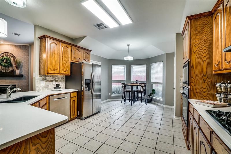 15555 Wrangler Drive, Frisco TX 75035 - Photo 10