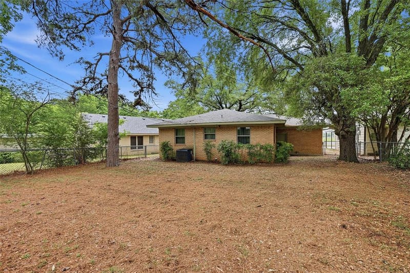 707 W Brock Street, Denison TX 75020 - Photo 22
