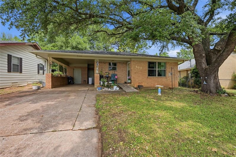 707 W Brock Street, Denison TX 75020
