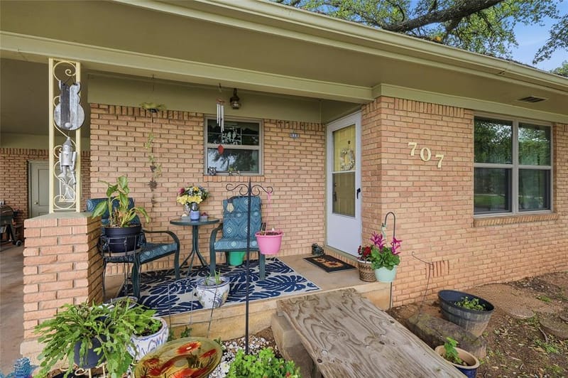 707 W Brock Street, Denison TX 75020 - Photo 5