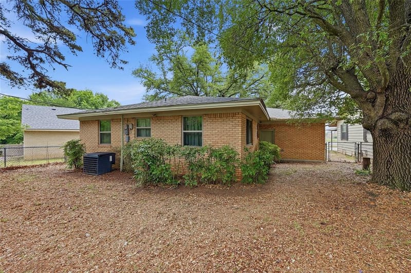 707 W Brock Street, Denison TX 75020 - Photo 24
