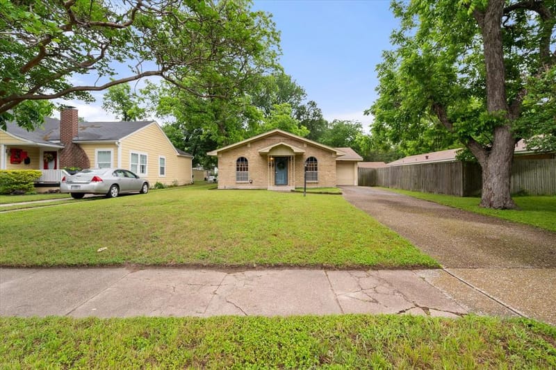 1609 Maplewood, Corsicana TX 75110 - Photo 9