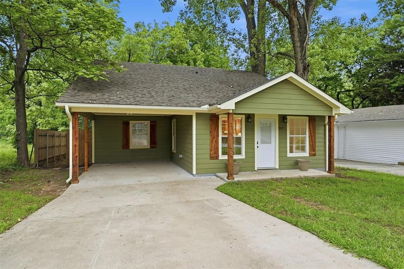 909 Thatcher Street, Denison TX 75020