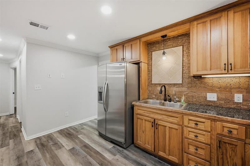 909 Thatcher Street, Denison TX 75020 - Photo 8