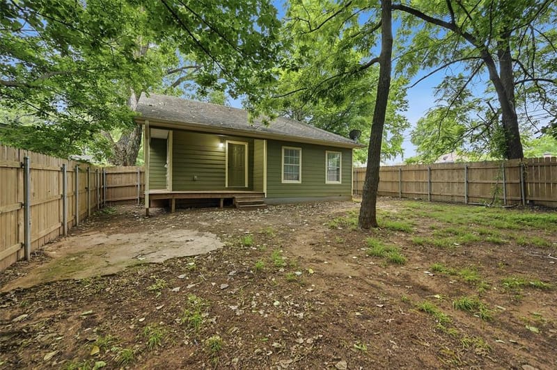 909 Thatcher Street, Denison TX 75020 - Photo 21