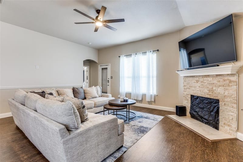 13729 Village Vista Drive, Fort Worth TX 76052 - Photo 12