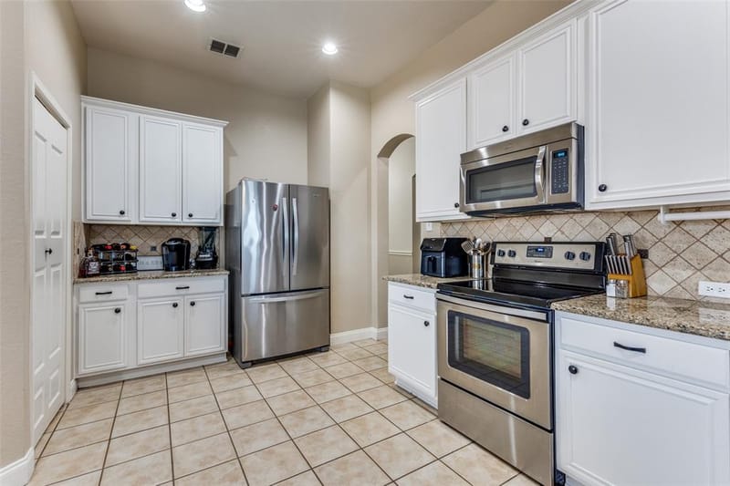 13729 Village Vista Drive, Fort Worth TX 76052 - Photo 7