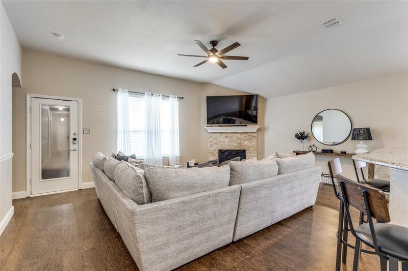 13729 Village Vista Drive, Fort Worth TX 76052 - Photo 11