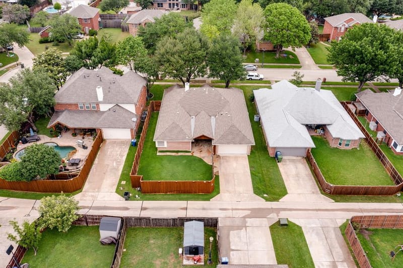 806 Green Apple Drive, Garland TX 75044 - Photo 2