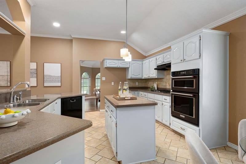806 Green Apple Drive, Garland TX 75044 - Photo 7