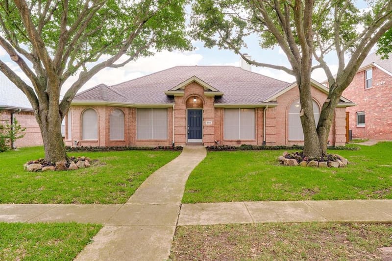806 Green Apple Drive, Garland TX 75044