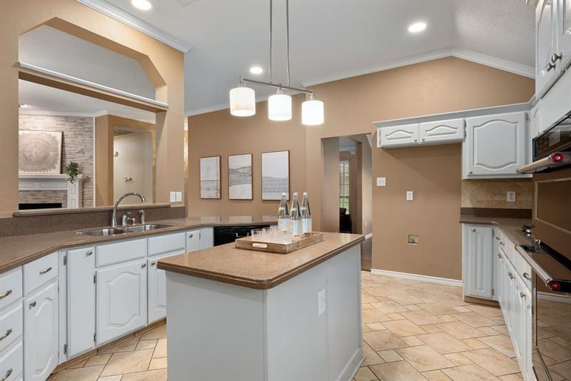 806 Green Apple Drive, Garland TX 75044 - Photo 8
