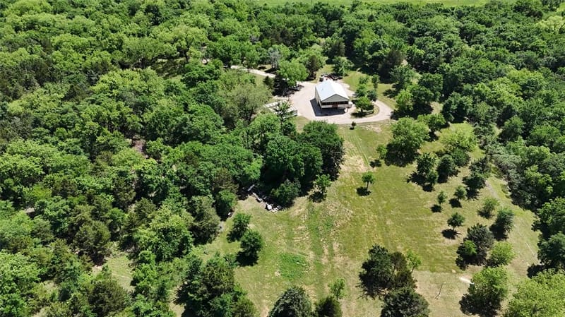 9439 County Road 103, Whitesboro TX 76273 - Photo 23