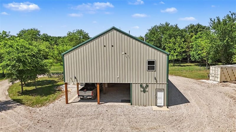 9439 County Road 103, Whitesboro TX 76273 - Photo 2