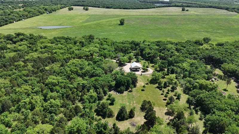 9439 County Road 103, Whitesboro TX 76273 - Photo 22
