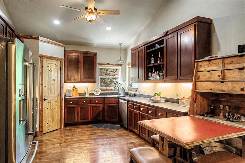 9439 County Road 103, Whitesboro TX 76273 - Photo 3