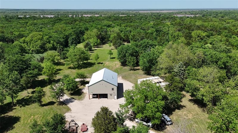 9439 County Road 103, Whitesboro TX 76273 - Photo 20