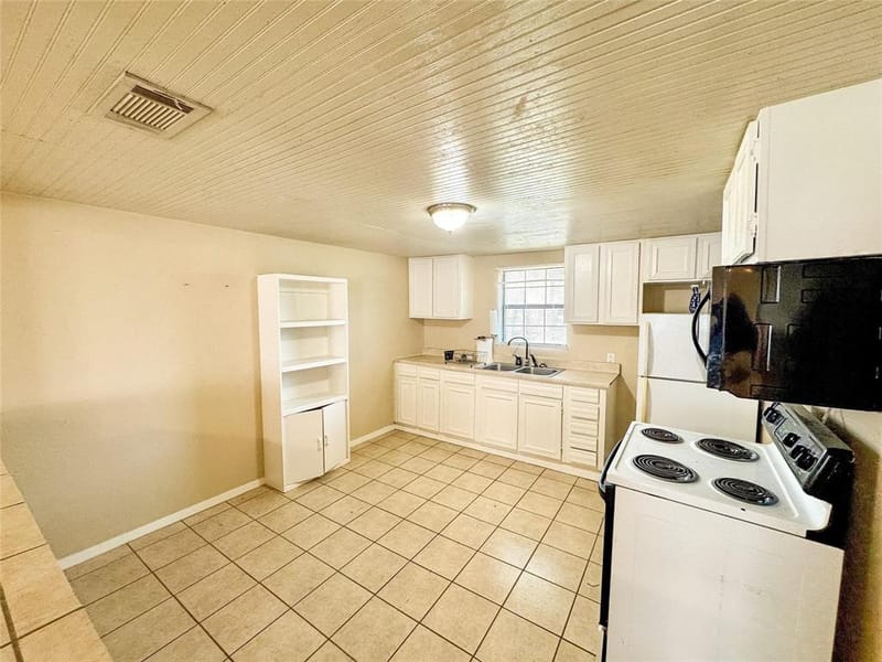 420 S Lillian Street, Stephenville TX 76401 - Photo 7