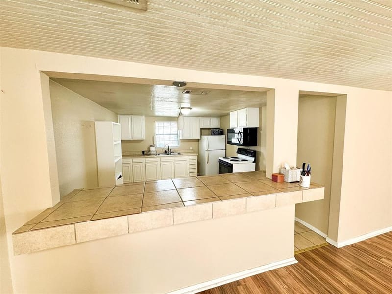 420 S Lillian Street, Stephenville TX 76401 - Photo 5