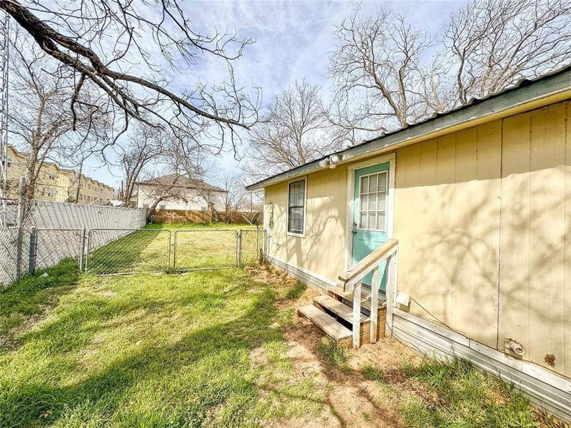 420 S Lillian Street, Stephenville TX 76401 - Photo 11
