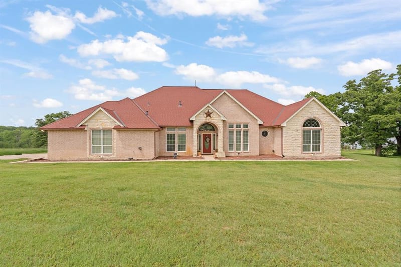1701 W Lake Shore Drive, Alvarado TX 76009 - Photo 2