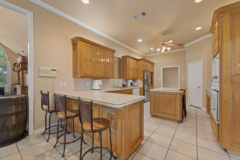 1701 W Lake Shore Drive, Alvarado TX 76009 - Photo 32