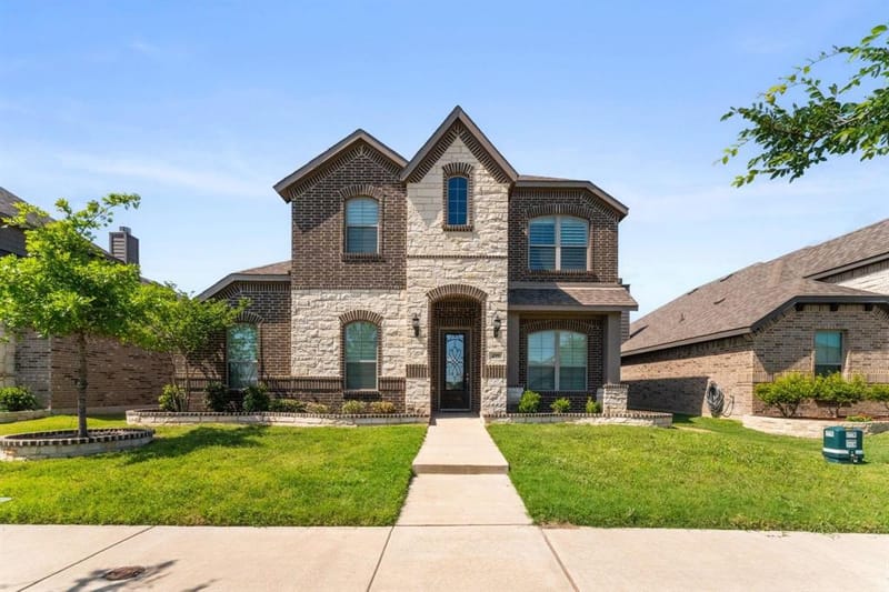499 Washington Avenue, Waxahachie TX 75165 - Photo 2