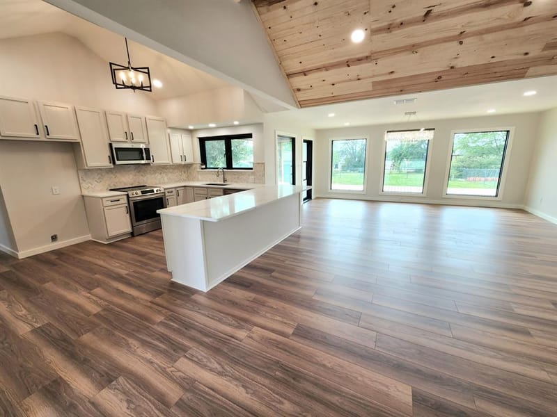 124 SEQUOYA Drive E, Lake Kiowa TX 76240 - Photo 9