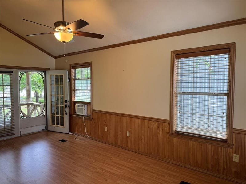 306 Oak Street, Nocona TX 76255 - Photo 5