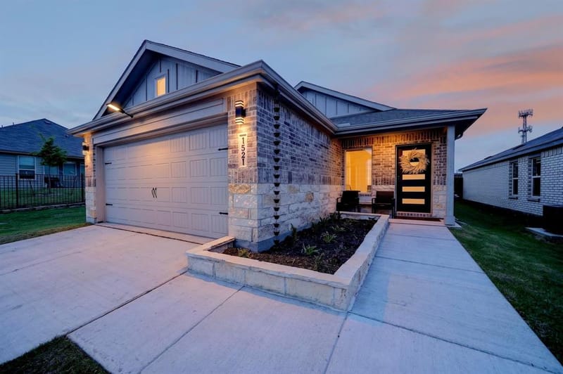 1521 Flannagan Pond Road, Forney TX 75126