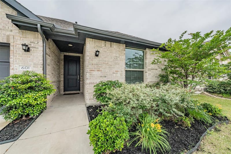 601 Bethpage Drive, Red Oak TX 75154 - Photo 3