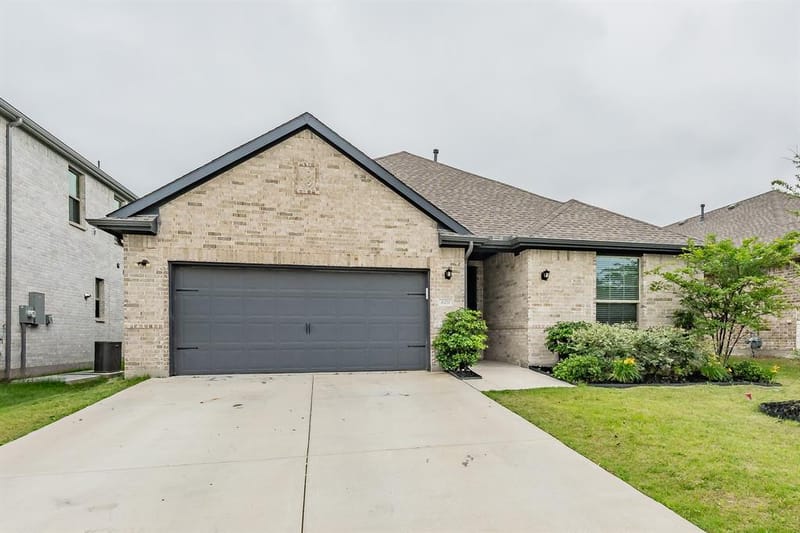 601 Bethpage Drive, Red Oak TX 75154