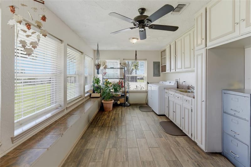 911 Mcvoid Road, Springtown TX 76082 - Photo 17