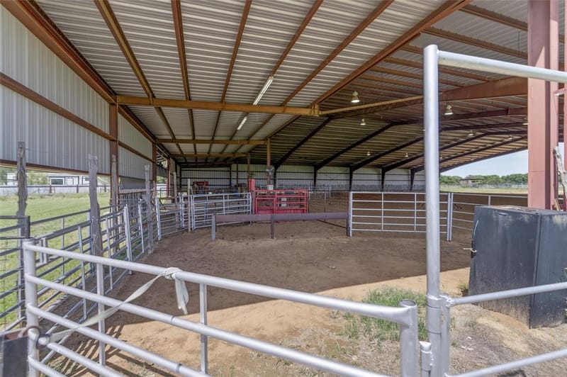 911 Mcvoid Road, Springtown TX 76082 - Photo 24