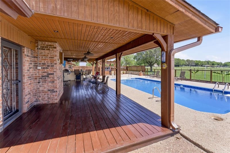 911 Mcvoid Road, Springtown TX 76082 - Photo 18