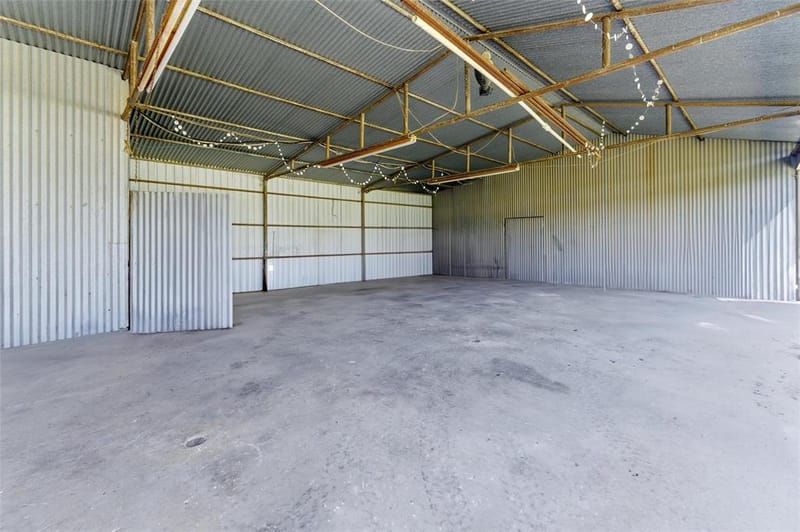911 Mcvoid Road, Springtown TX 76082 - Photo 35