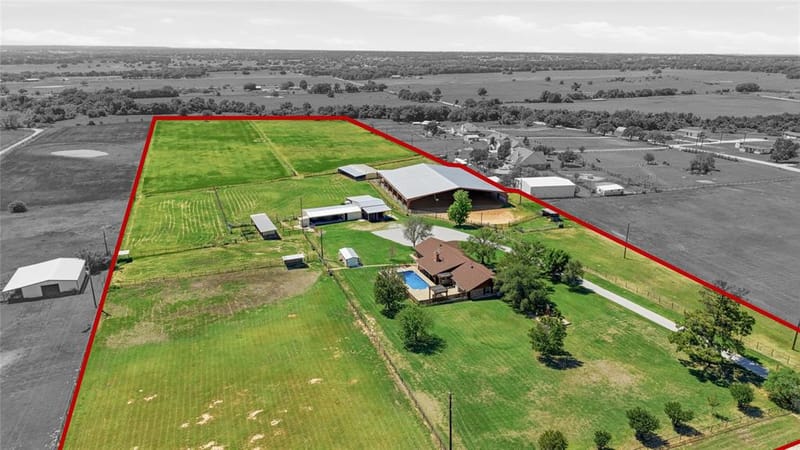 911 Mcvoid Road, Springtown TX 76082 - Photo 39