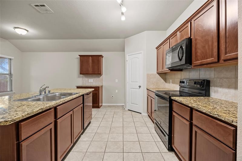 2492 Saldana Drive, Fate TX 75189 - Photo 9