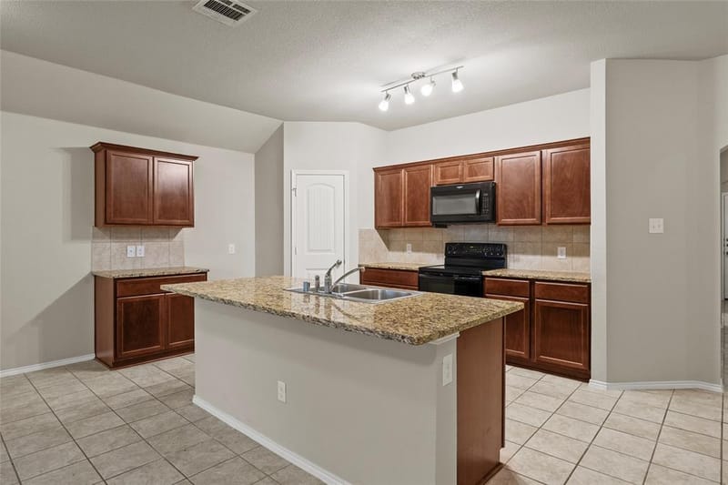 2492 Saldana Drive, Fate TX 75189 - Photo 10