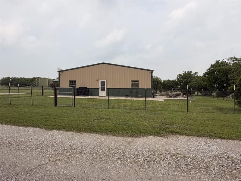 1746 CR 4522, Decatur TX 76234 - Photo 12