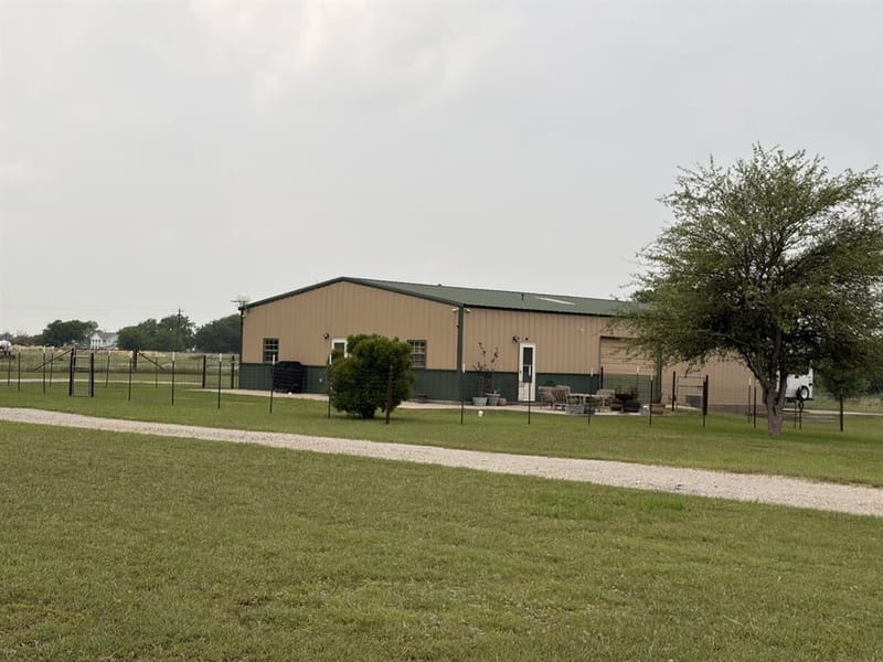 1746 CR 4522, Decatur TX 76234
