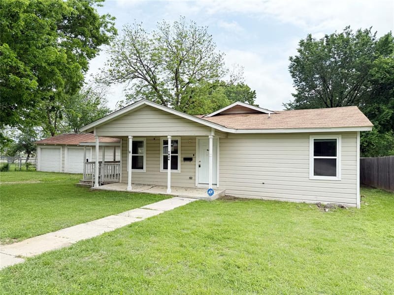 1624 Roy Street, Gainesville TX 76240 - Photo 9