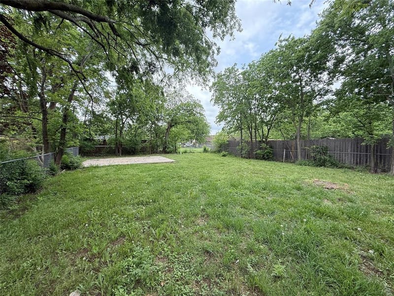 1624 Roy Street, Gainesville TX 76240 - Photo 10