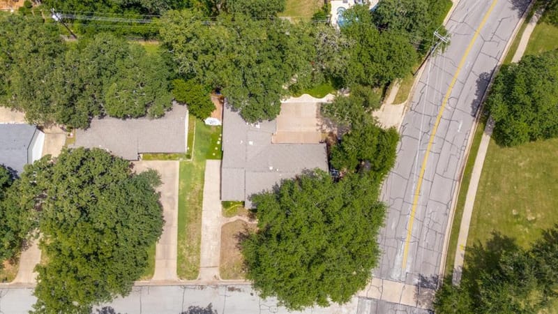 3401 Hampshire Drive, Arlington TX 76013 - Photo 3