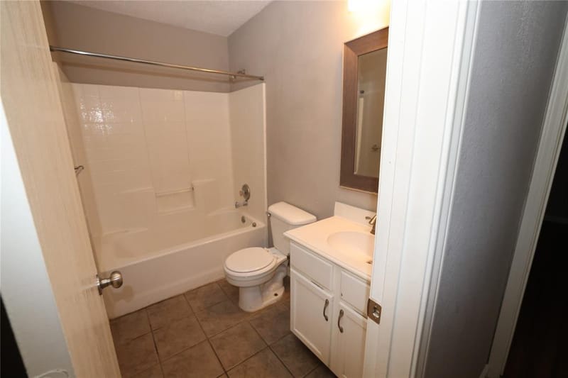 4360 Mesa Drive, Carrollton TX 75010 - Photo 20
