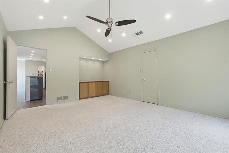 8903 Maple Glen Drive, Dallas TX 75231 - Photo 32