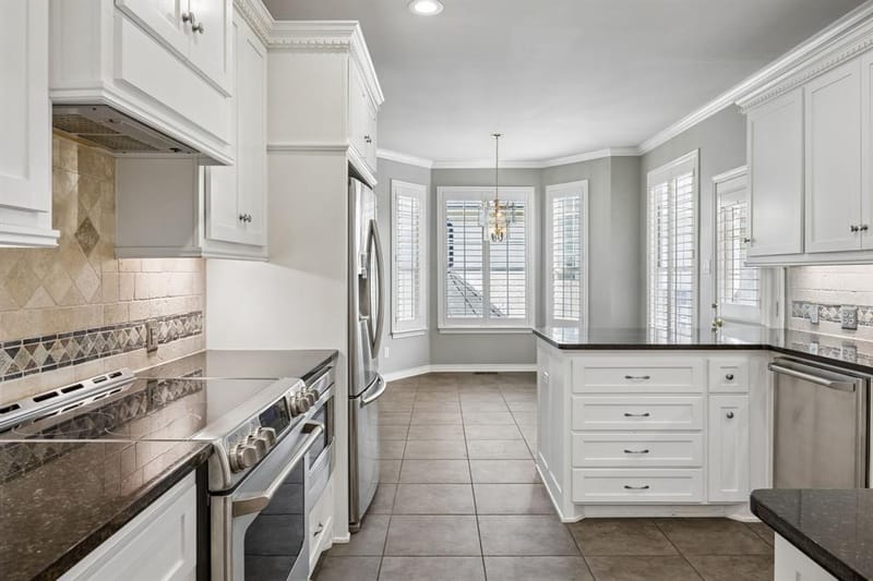 3323 Shellbrook Court, Arlington TX 76016 - Photo 12