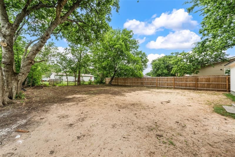 407 Johnson Street, McGregor TX 76657 - Photo 20