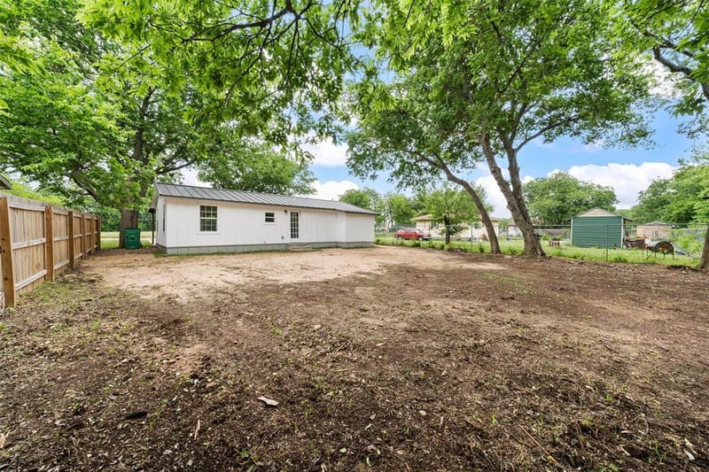 407 Johnson Street, McGregor TX 76657 - Photo 21