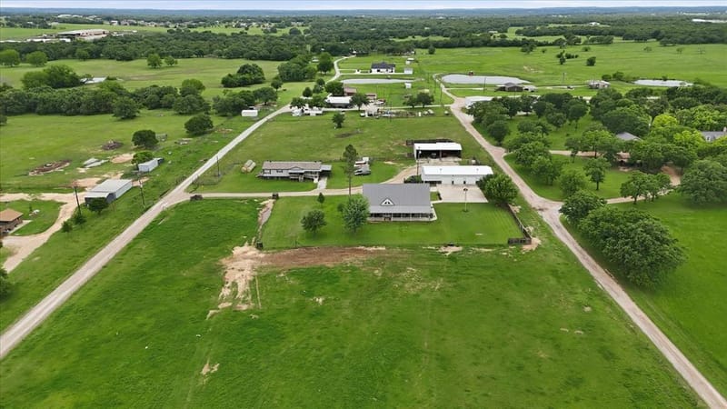 421 County Road 3342, Paradise TX 76073